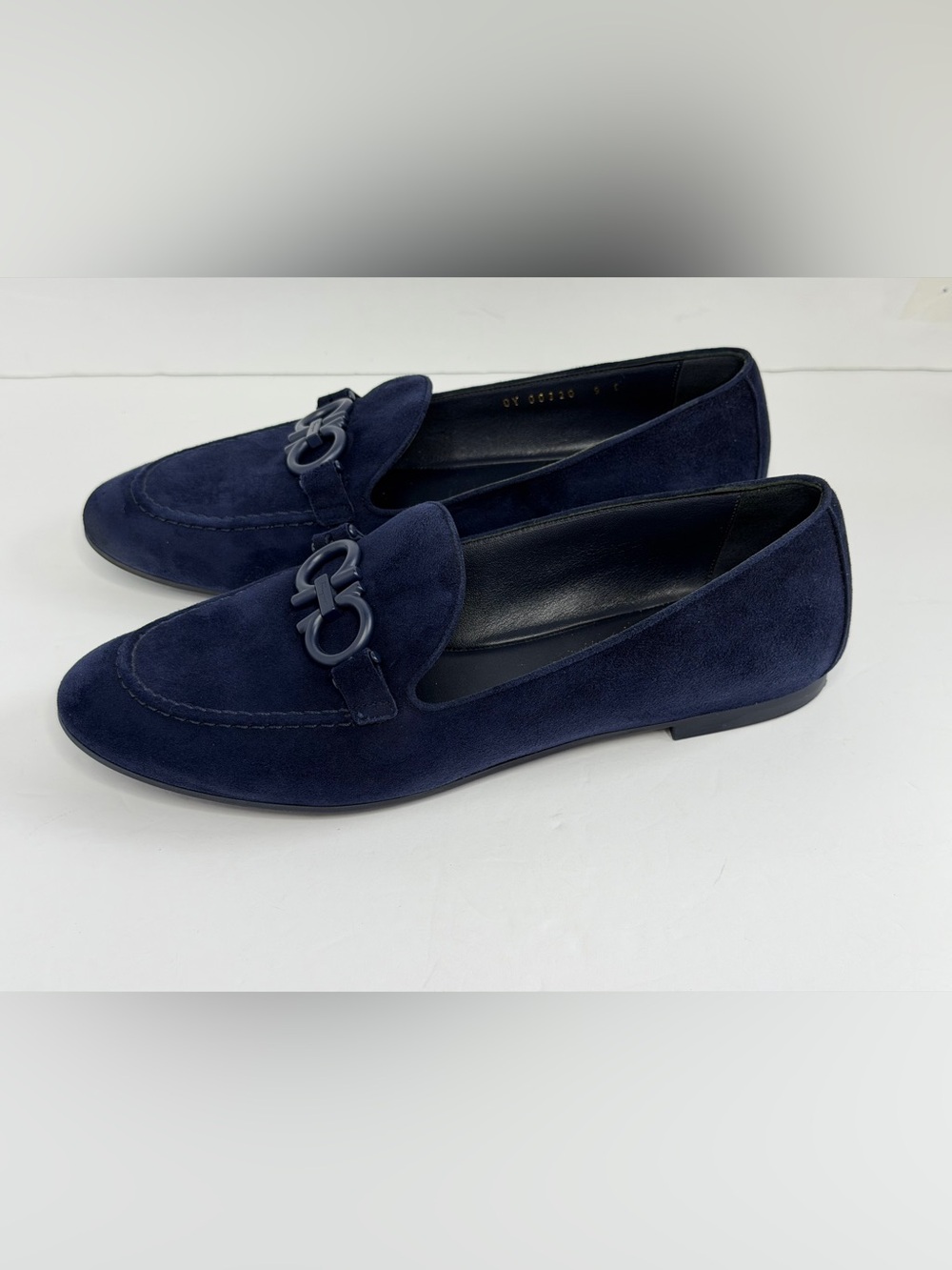 SALVATORE FERRAGAMO Navy Blue Trifoglio Loafer - size 9 C - Picture 2 of 13